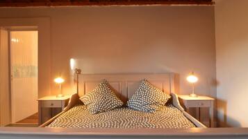 6 bedrooms, bed sheets