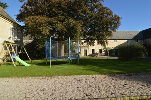 Comfort House, 4 Bedrooms | Garden