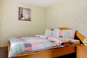 Comfort Apartment, 1 Bedroom | 2 bedrooms, individually furnished, bed sheets