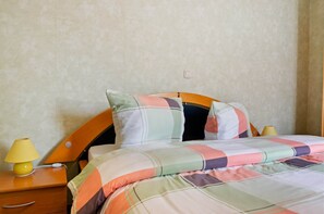 Comfort Apartment, 1 Bedroom | 2 bedrooms, individually furnished, bed sheets