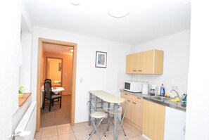 Apartemen Klasik, 1 kamar tidur | Dapur pribadi | Lemari es, microwave, oven, dan mesin pembuat kopi/teh