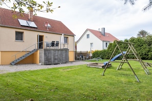 Classic Apartment, 3 Bedrooms | Garden - Getaway Near the Baltic (Kalkhorst)