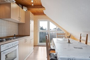 Lägenhet Classic - 3 sovrum | Eget kök | Kylskåp, mikrovågsugn, diskmaskin och kaffe- och tebryggare