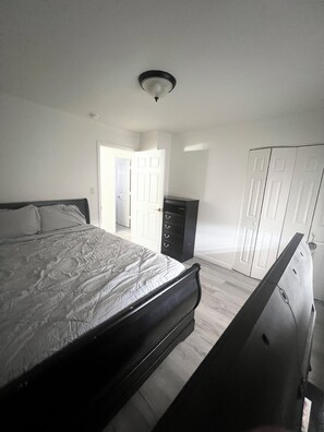 1 bedroom, internet, bed sheets