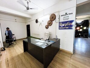 Quầy tiếp tân