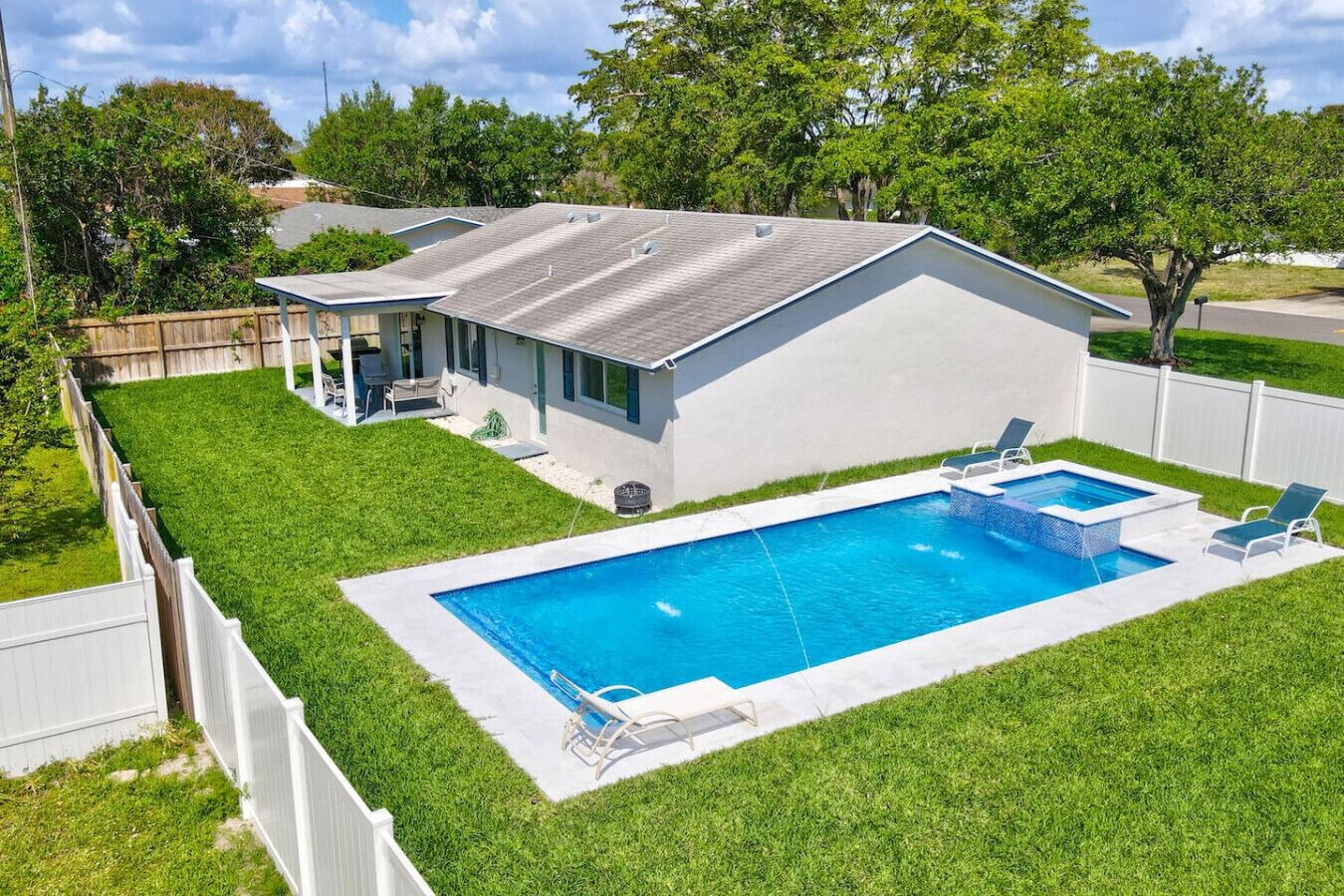 Piscine extérieure, piscine chauffée