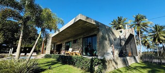 Beautiful Eco Lodge house near the beach