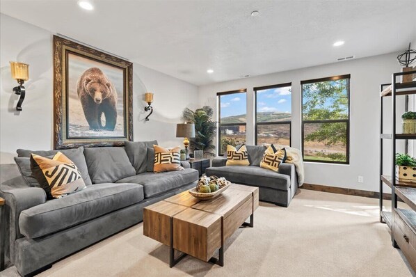Téléviseur, foyer, bureau