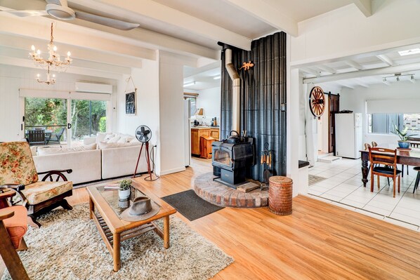 Family House, Mountain View