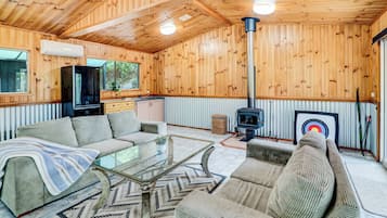 Comfort Cabin, Patio, Mountain View | Free WiFi