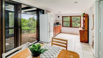 Comfort Cabin, Patio, Mountain View | Free WiFi