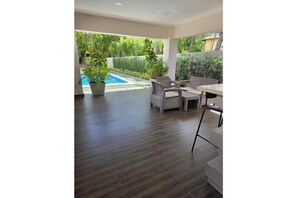 Pool - Elegant 3-bedroom apartment with AC in Santiago de los Caballeros (Santiago de los Caballeros)