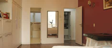 5 bedrooms, iron/ironing board, travel crib, WiFi (free)