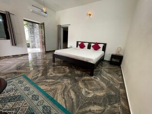 Exclusive Double Room, Balcony, Hill View