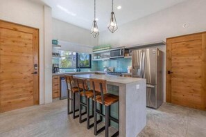 Fridge, microwave, oven, stovetop - Sunsets & Serenity | Casa Geneva in Pescadero (El Pescadero)