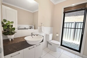 Unclassified image, 4 of 21, button - Perfect Family Getaway – Prime Location Close to Boat Ramp (Yarrawonga)