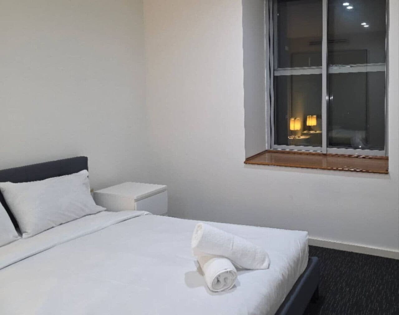 Iron/ironing board, bed sheets