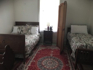 4 quartos, Wi-Fi de cortesia, roupa de cama