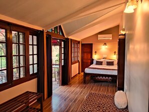 Deluxe Triple Room | Premium bedding, blackout curtains, iron/ironing board, free WiFi