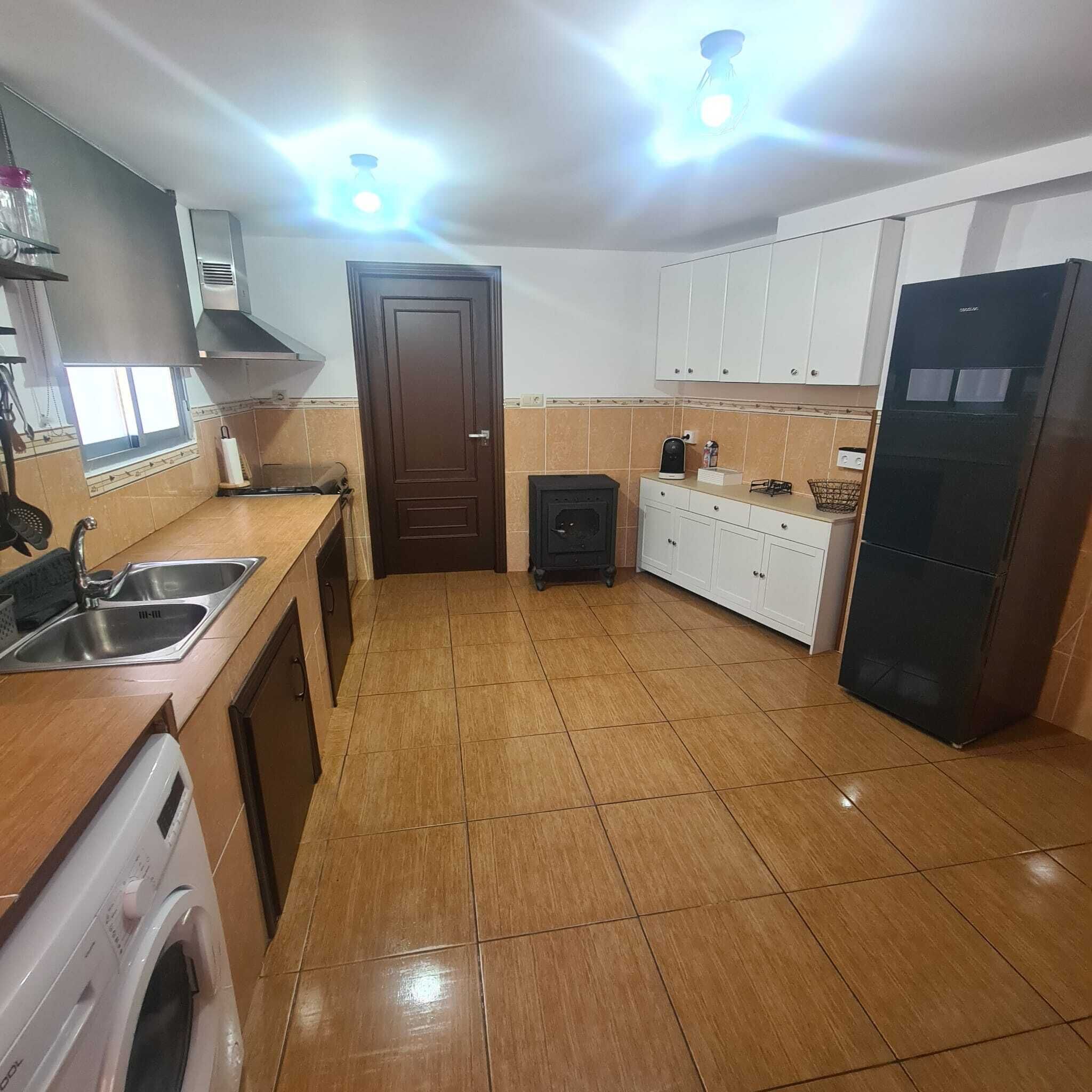 Mikrobølgeovn, ovn og kokeplater