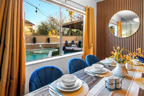 5BR Luxury Heated Pool, Hot Tub, Game Room BBQ Near Las Vegas Strip And Airport