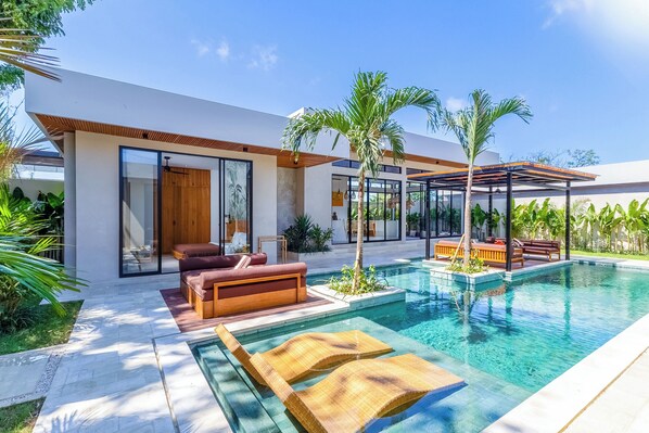 Outdoor pool - Villa Linaria Pecatu (Ungasan)