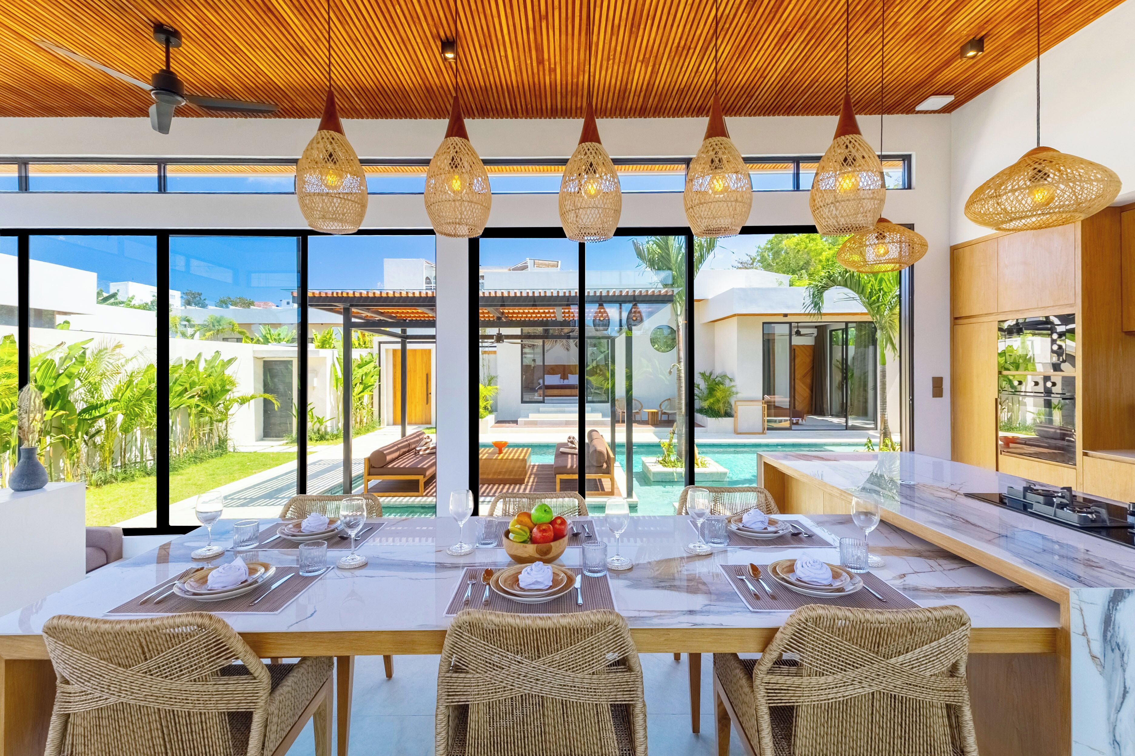 المنشأة من الداخل