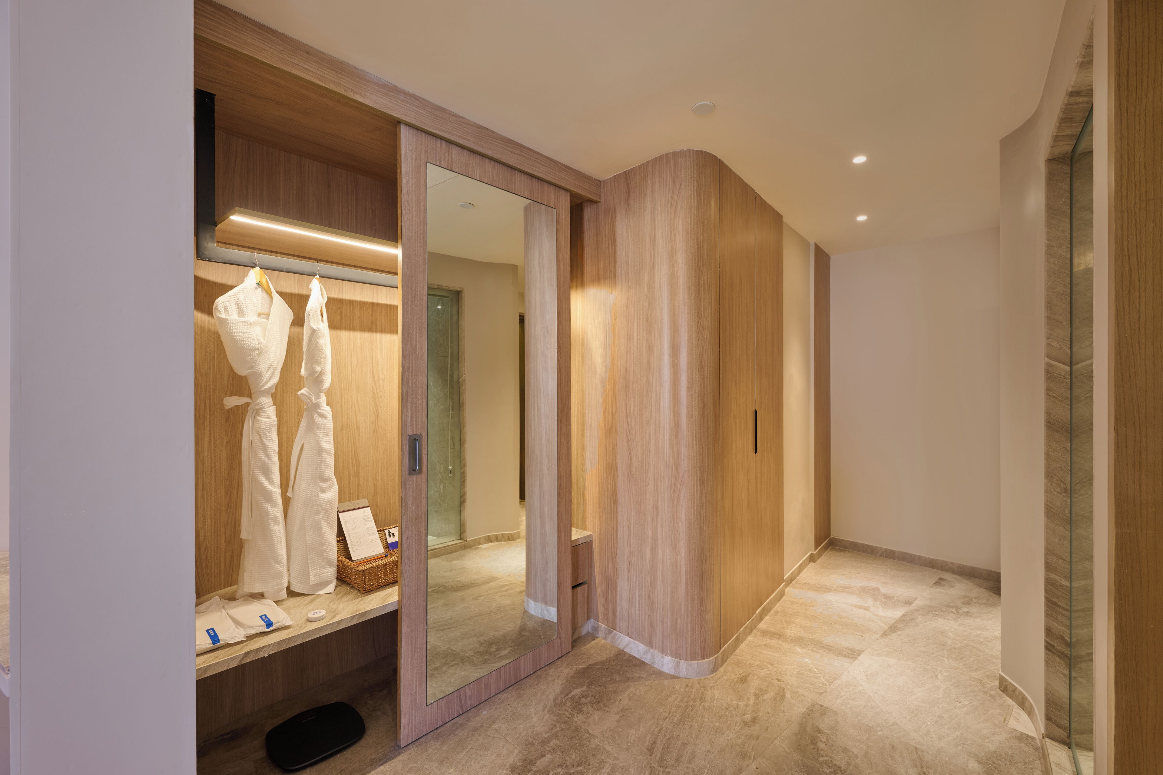 Suite, 1 King-Bett | Verdunkelungsvorhänge, Bügeleisen/Bügelbrett, kostenloses WLAN