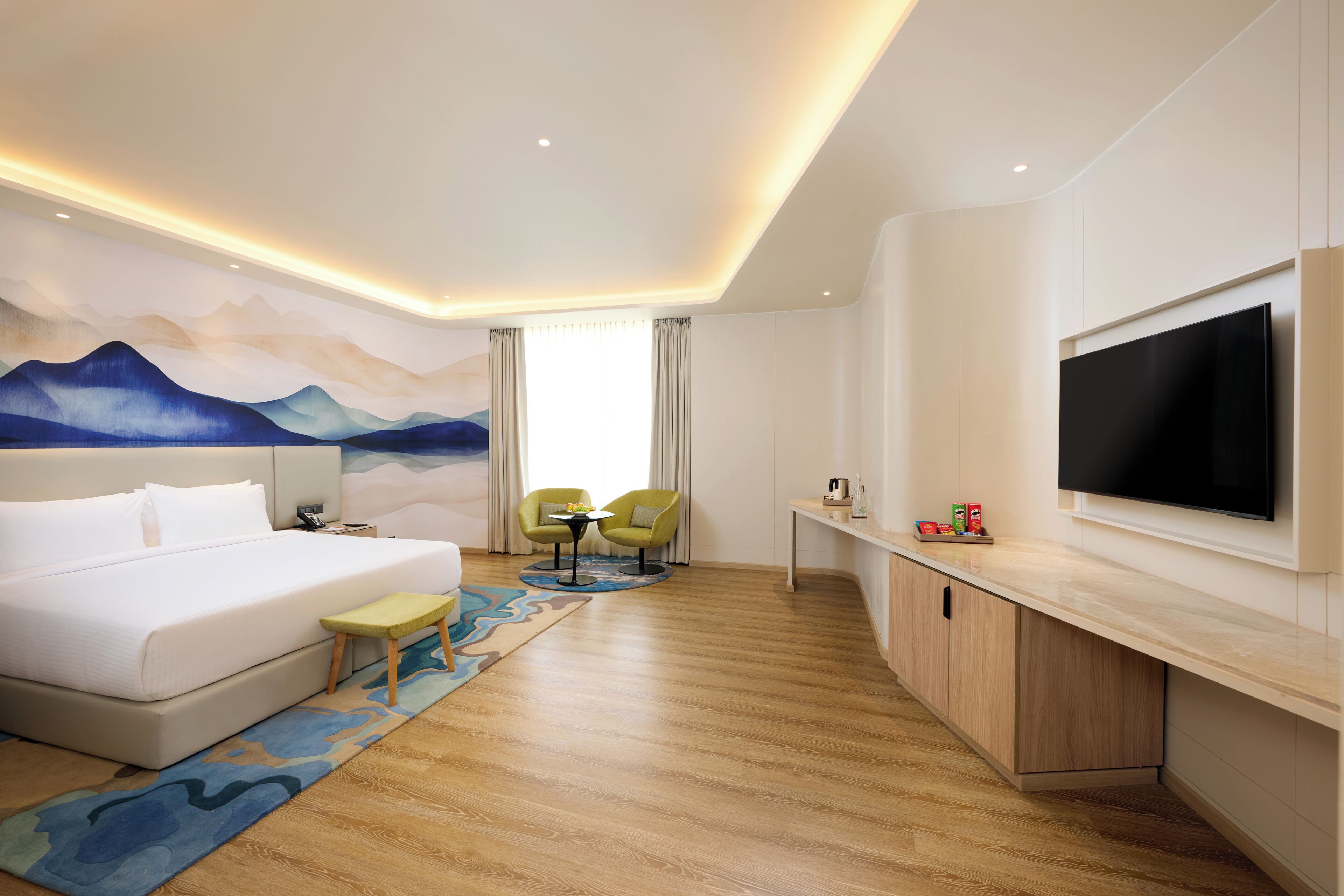 Suite, 1 King Bed | Blackout drapes, iron/ironing board, free WiFi