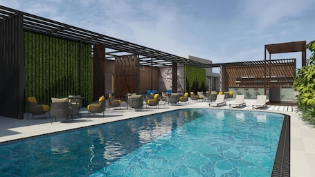 Piscine extérieure, parasols de plage. Riviera Sarovar Portico Pathankot