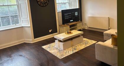 Lovely Quiet Flat Near Centre
