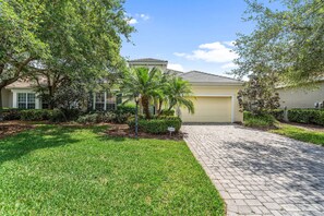 Exterior - Pool Home @ University Park (Bradenton)