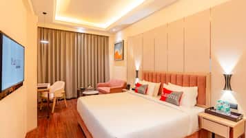 Deluxe Double Room, City View | Desk, iron/ironing board, free WiFi