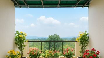 Escritorio, tabla de planchar con plancha y wifi gratis