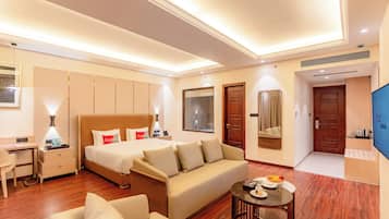 Senior Double Room | Desk, iron/ironing board, free WiFi