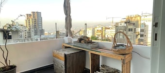 Retro Bohemian Escape in Historical Sioufi Neighborhood - Ashrafieh