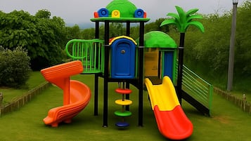 Área de juegos infantiles al aire libre