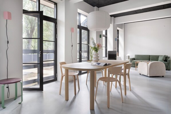 Design Apartment, Courtyard View | Living area