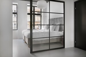Appartement Ville, vue sur la cour intérieure | Rideaux d’obscurcissement, fer et planche à repasser