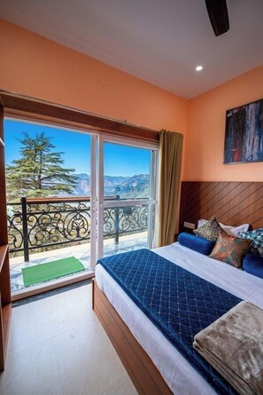 โต๊ะทำงาน, พื้นที่ทำงานแบบใช้แล็ปท็อป, Wi-Fi ฟรี