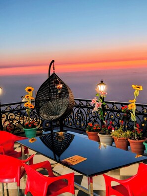 Rooftop terrace - Opal Villas (Mussoorie)