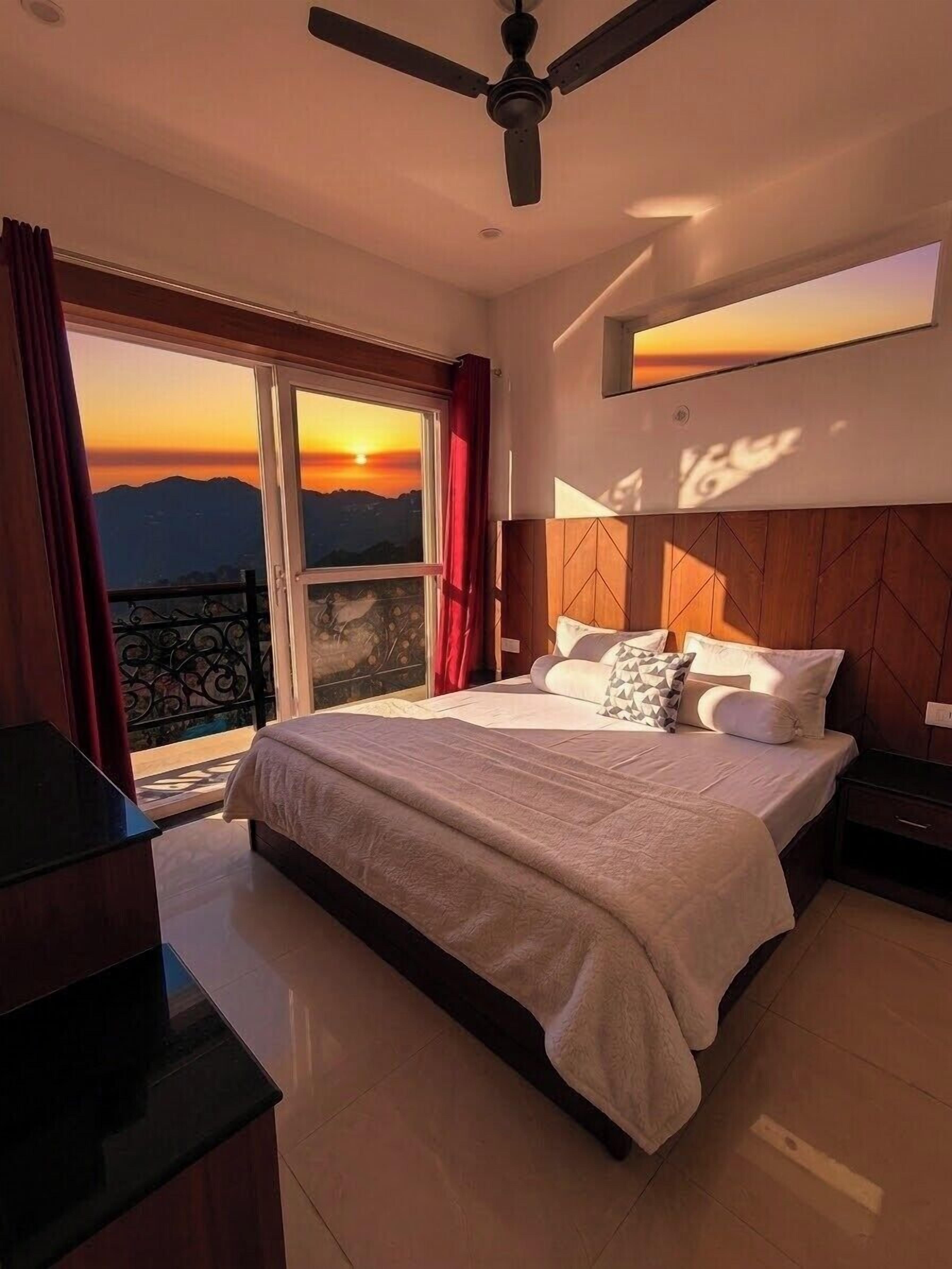 Deluxe Villa | Meja, ruang kerja komputer riba, Wi-fi percuma 