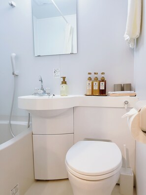 Family Quadruple Room | Bathroom
