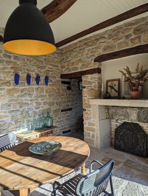 Outdoor dining - Tour in the heart of the Jura vineyards (Montain)