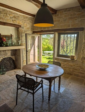 Dining - Tour in the heart of the Jura vineyards (Montain)