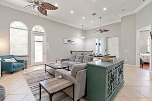 Smart TV, video games, DVD player, ping pong - Calico AMI – Steps to Sand, Family Paradise! (Holmes Beach)