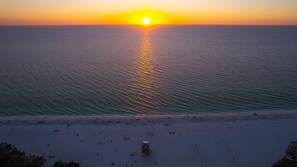 Beach nearby - Calico AMI – Steps to Sand, Family Paradise! (Holmes Beach)