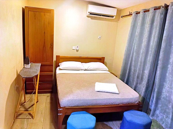 1 Schlafzimmer, Schreibtisch, Bügeleisen/Bügelbrett, kostenloses WLAN