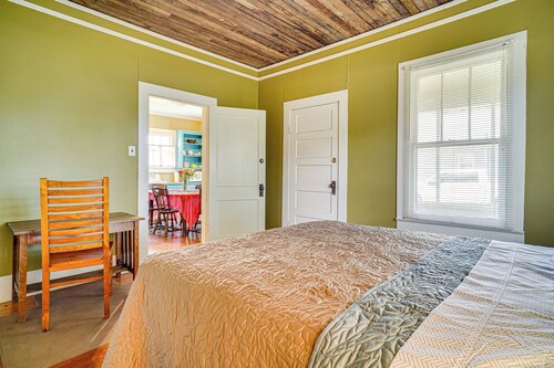 Walkable Dtwn Lafayette Home w/ Screened Porch