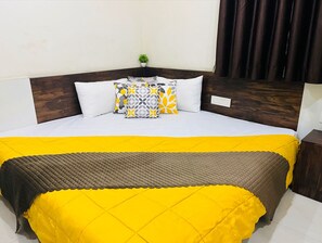 Executive Double or Twin Room | Desk, free WiFi